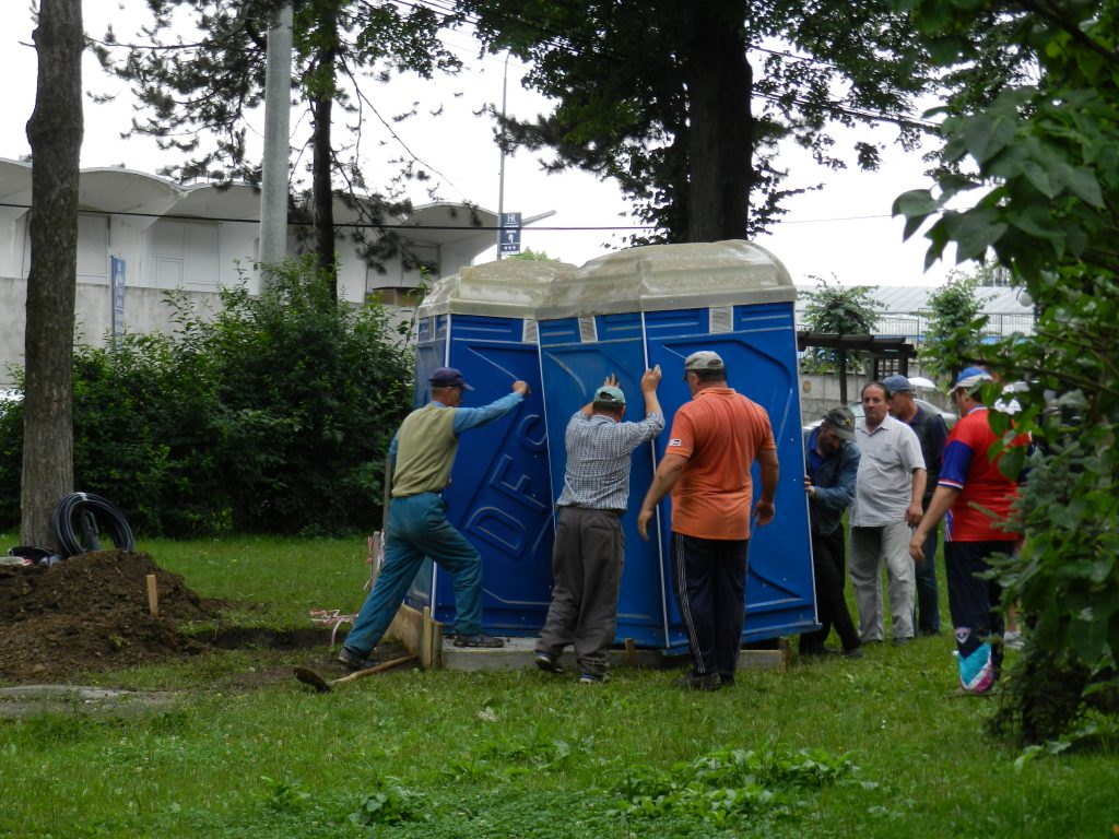 montare WC-uri publice ecologice Suceava 09.07 (1)